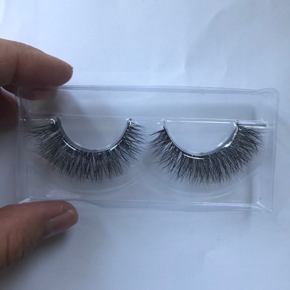 NWOT Velour Mink Lashes - Picture 5 of 5